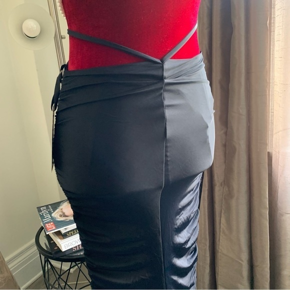 HEIRESS BLACK MAXI SKIRT - Picture 9 of 15